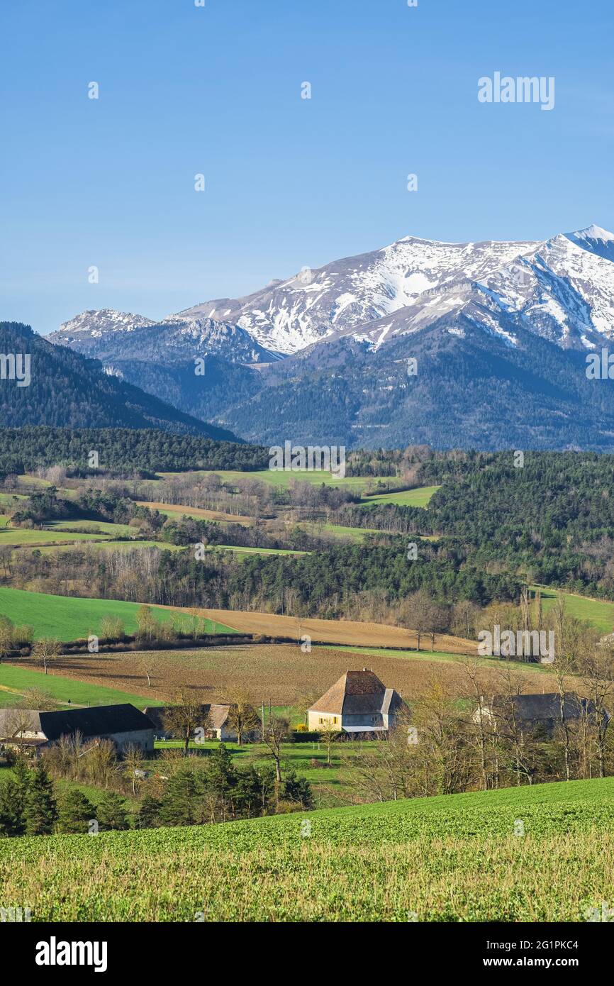 France, Isère, région de Trieves, environs de Mens, propriété agricole Banque D'Images