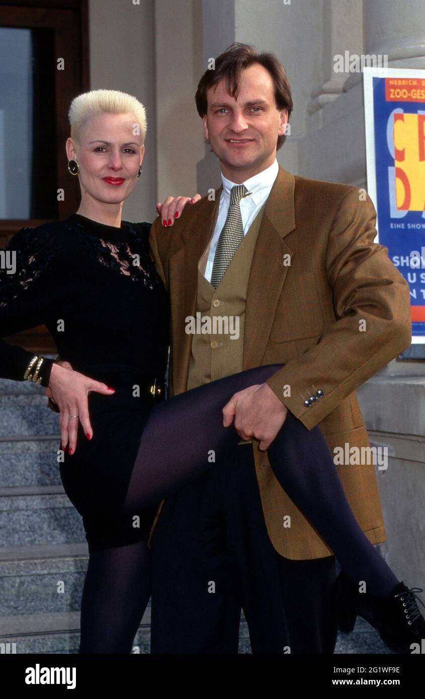 Volkhhard Neberich und Andrea Gerisch BEI Fotoschriting und Eröffnung des ersten Revue-Theatres 1993 à Francfort Banque D'Images