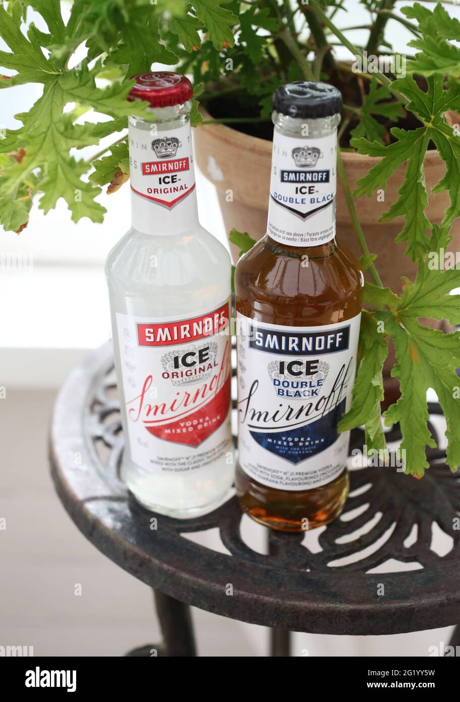 Smirnoff ice Banque de photographies et d’images à haute résolution - Alamy