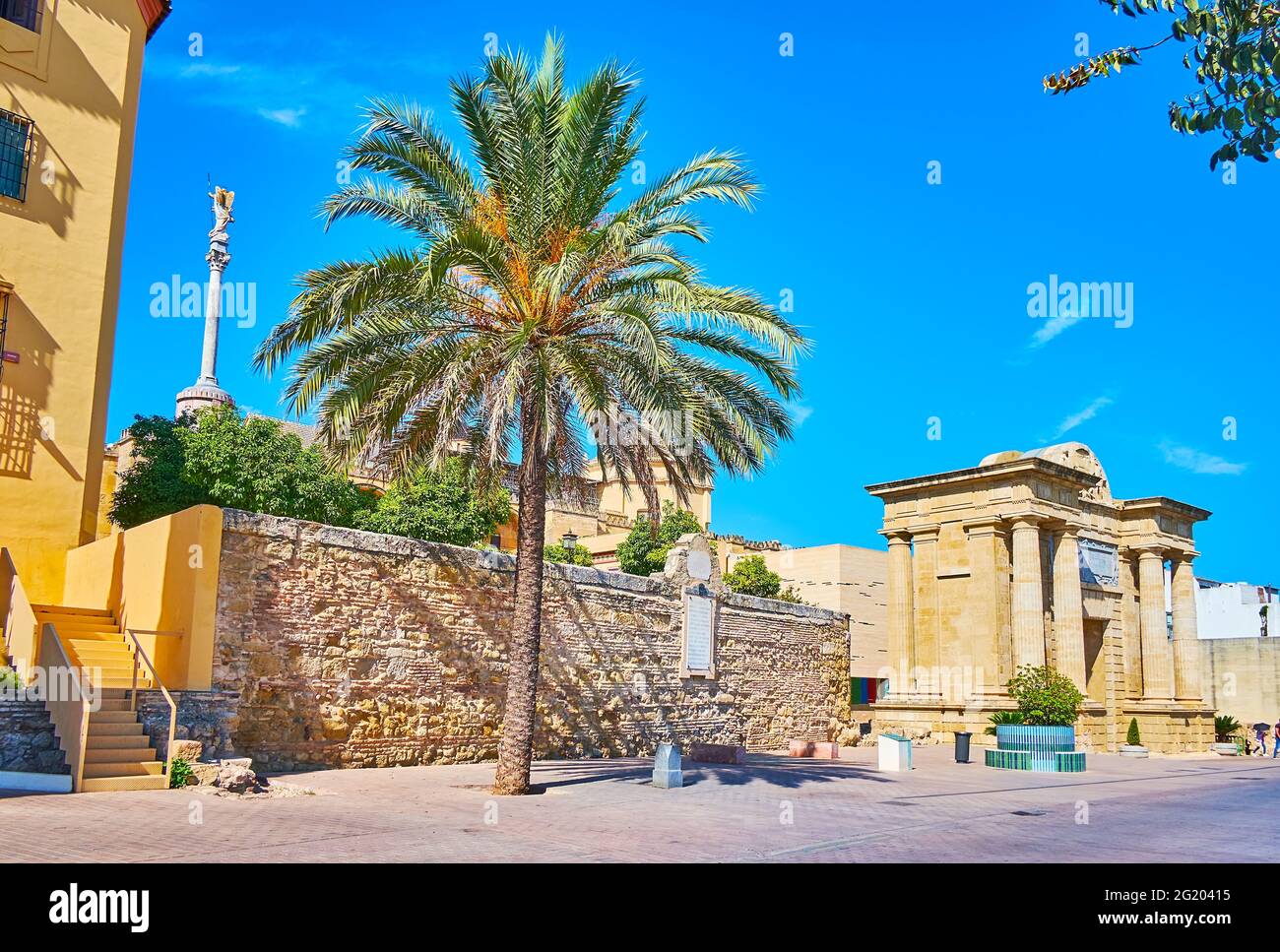 Triunfo de san rafael de la puerta del puente Banque de photographies et  d'images à haute résolution - Alamy