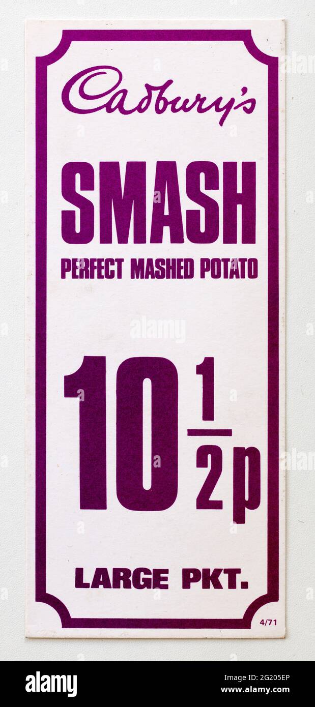 Étiquettes d'affichage des prix publicitaires des années 1970 - Cadburys Smash Potato Banque D'Images
