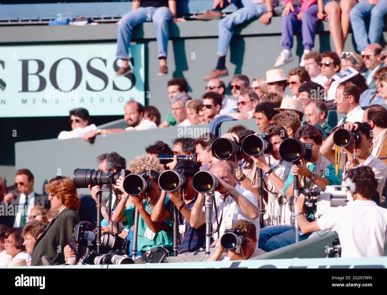 Les photographes du match de tennis, années 1990 Banque D'Images
