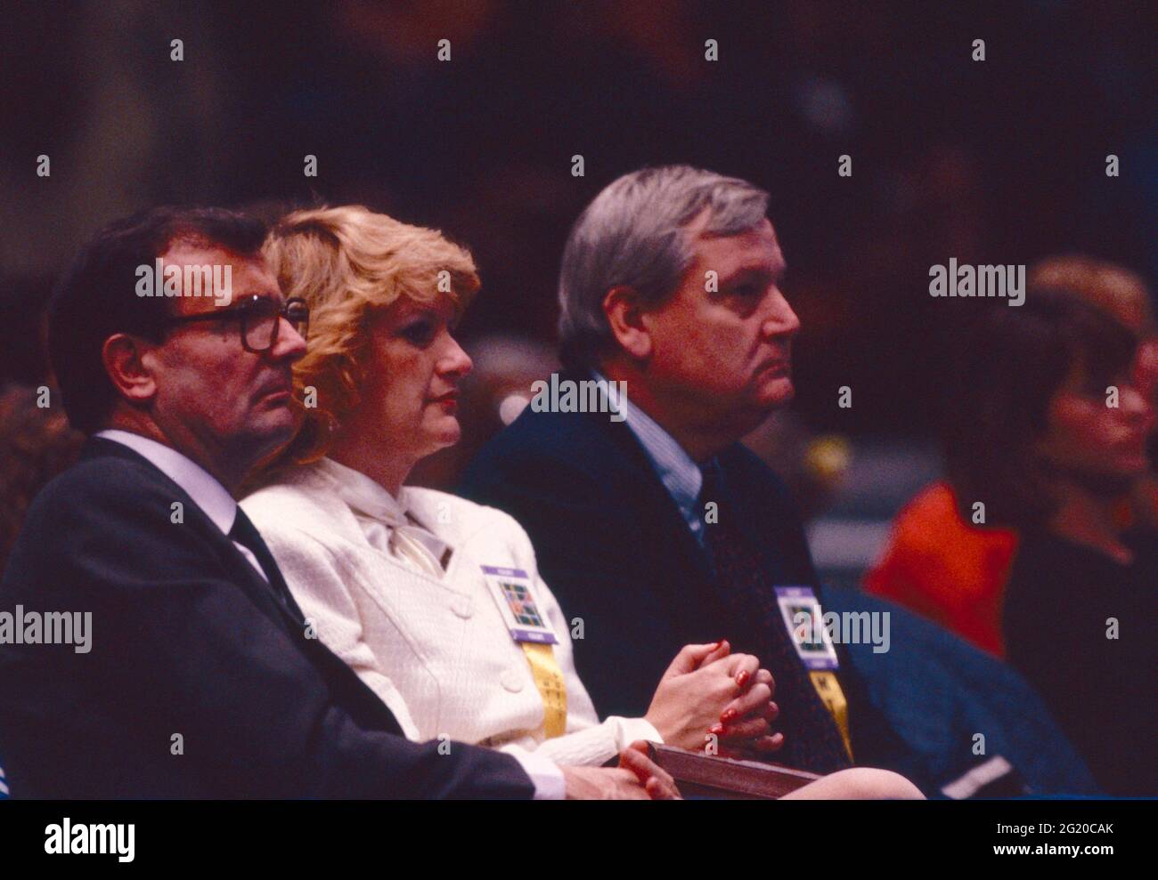 Philippe Chatrier, ancien joueur de tennis, journaliste et directeur sportif français (à gauche) et Marshall Happer, homme d'affaires sportif américain, années 1990 Banque D'Images