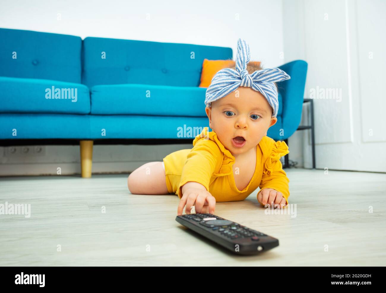 Baby tv Banque de photographies et d'images à haute résolution - Alamy