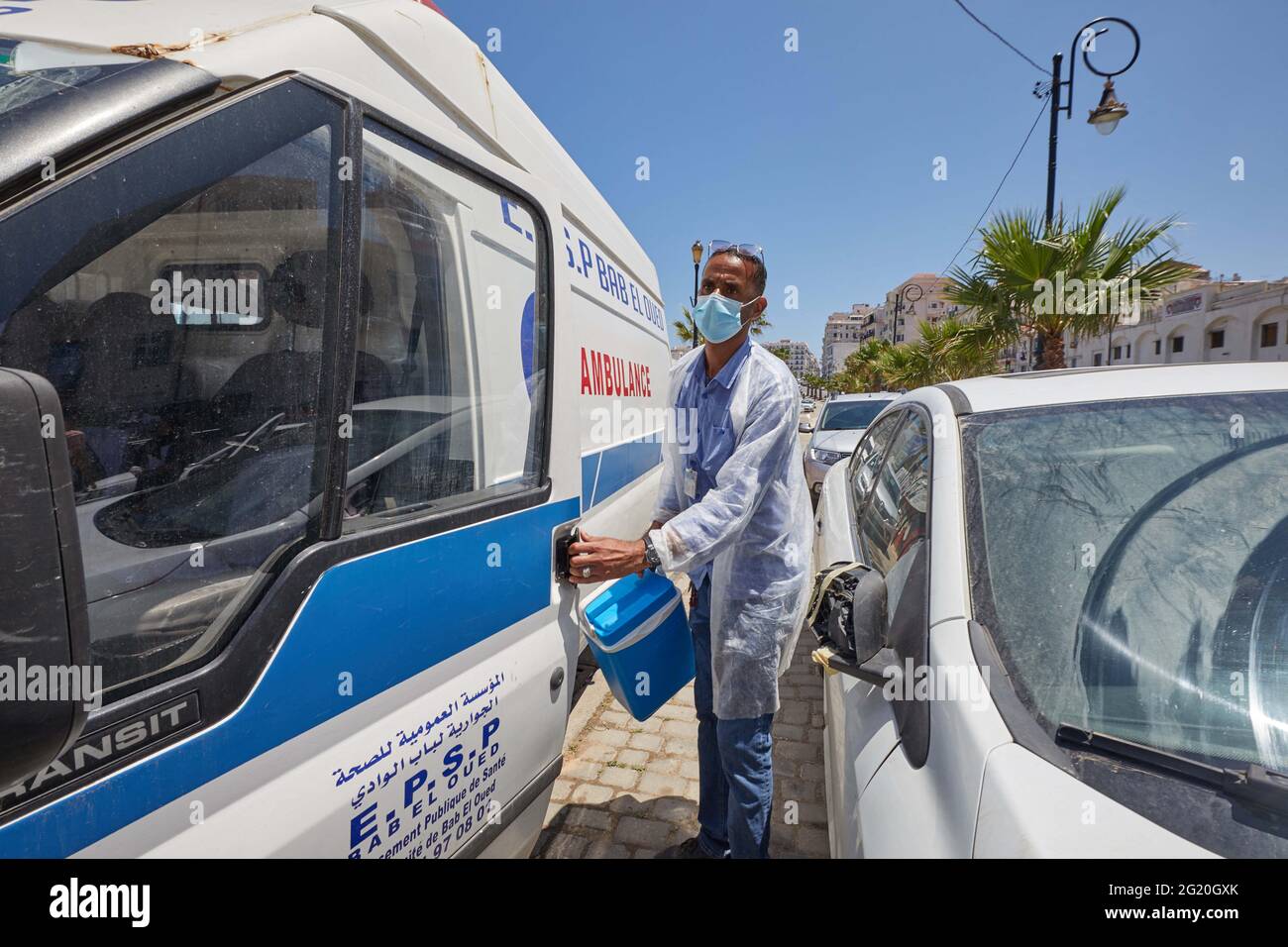 Campagne de vaccination contre Covid-19, dans le district populaire de Bab el-Oued à Alger, en Algérie, le 7 juin 2021. Photo de Louiza Ammi/ABACAPRESS.COM Banque D'Images