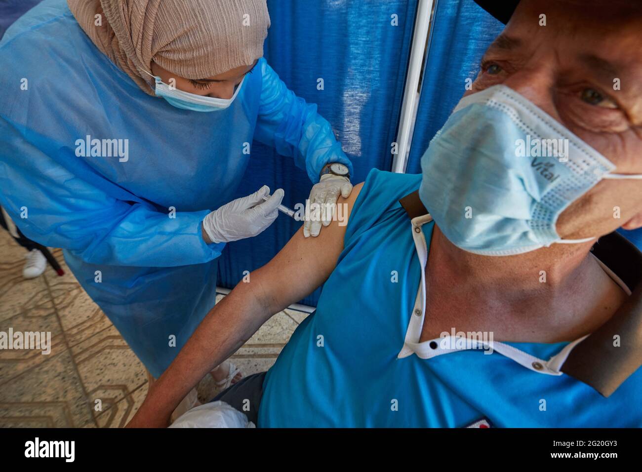 Campagne de vaccination contre Covid-19, dans le district populaire de Bab el-Oued à Alger, en Algérie, le 7 juin 2021. Photo de Louiza Ammi/ABACAPRESS.COM Banque D'Images