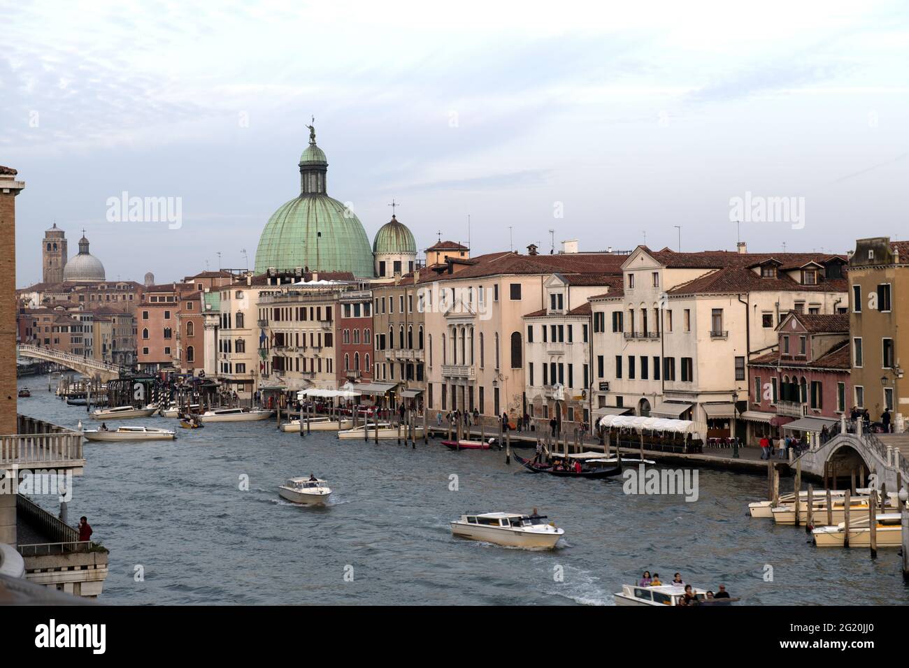 Canal Grande vu depuis le pont de Calatrava, à Venise. Banque D'Images