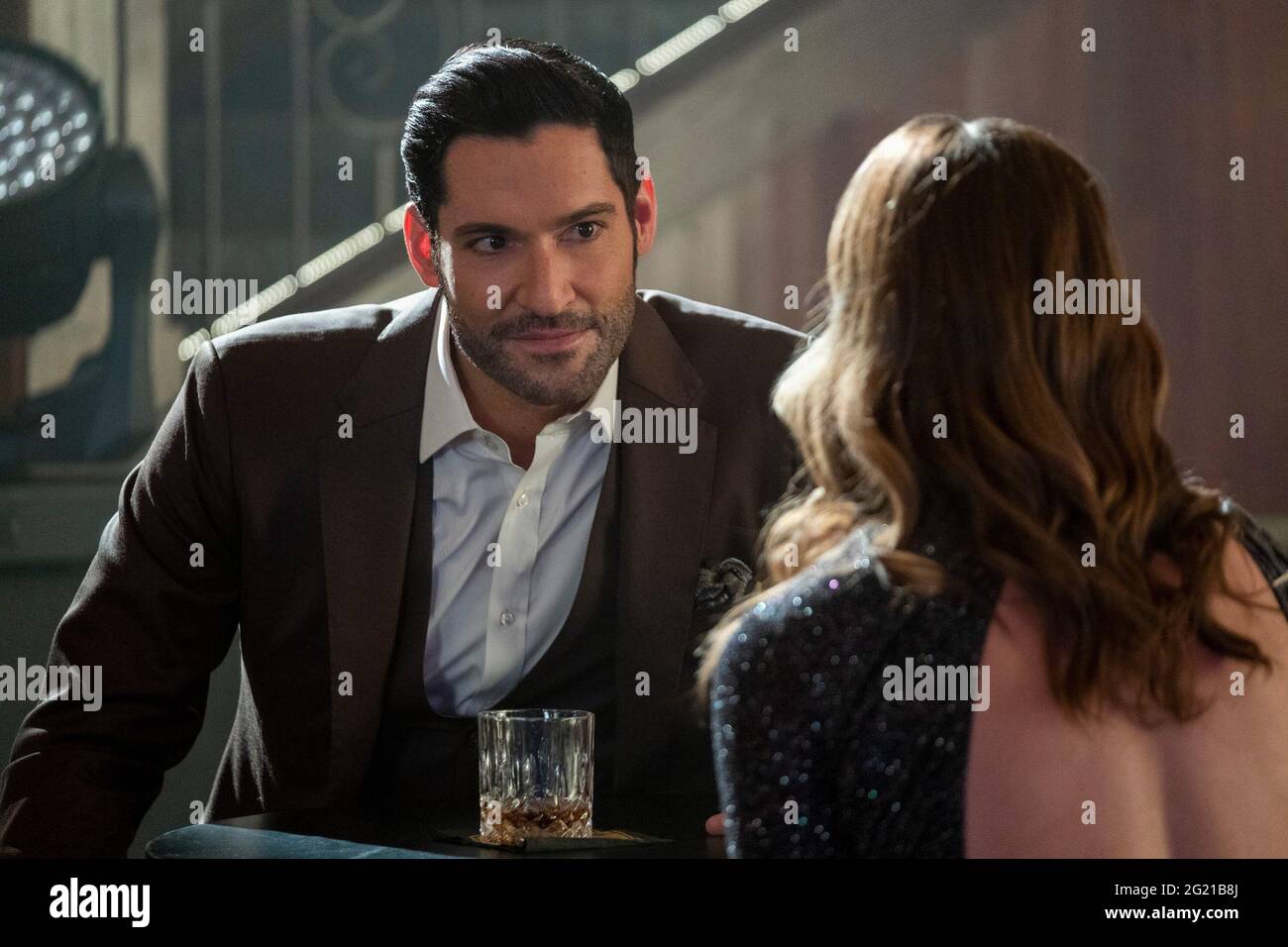 La Main Droite De Lucifer Scan Vf LUCIFER, de gauche à droite: Tom Ellis, Ginifer King, est-ce vraiment