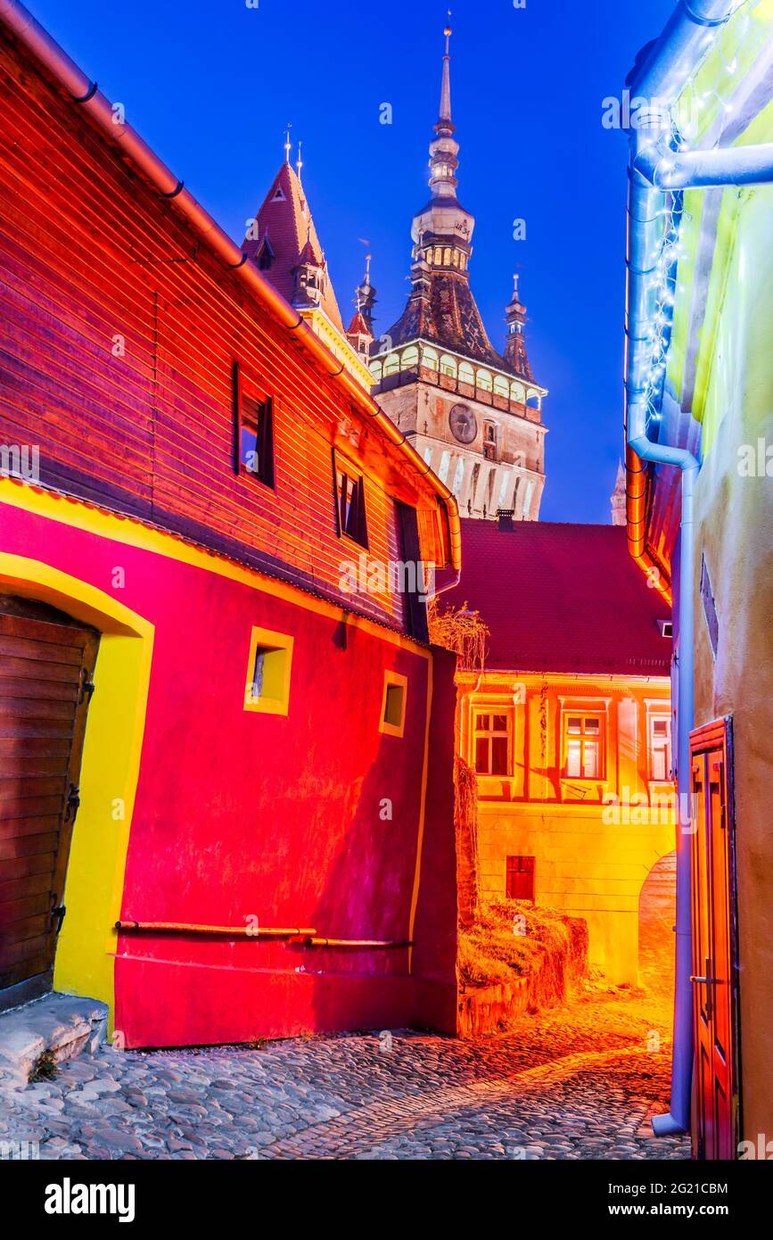 Sighisoara, Roumanie - Tour de l'horloge, paysage saxon en Transylvanie. Banque D'Images
