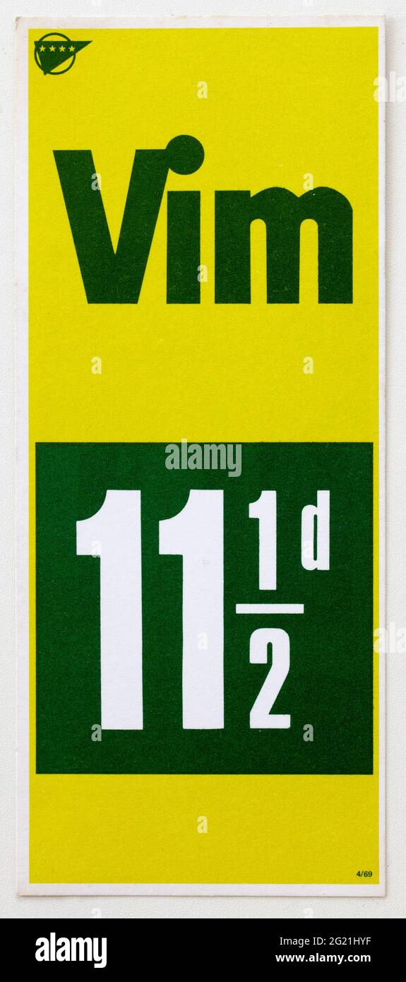 Étiquettes d'affichage des prix publicitaires de magasin des années 1970 - produit de nettoyage Vim Banque D'Images