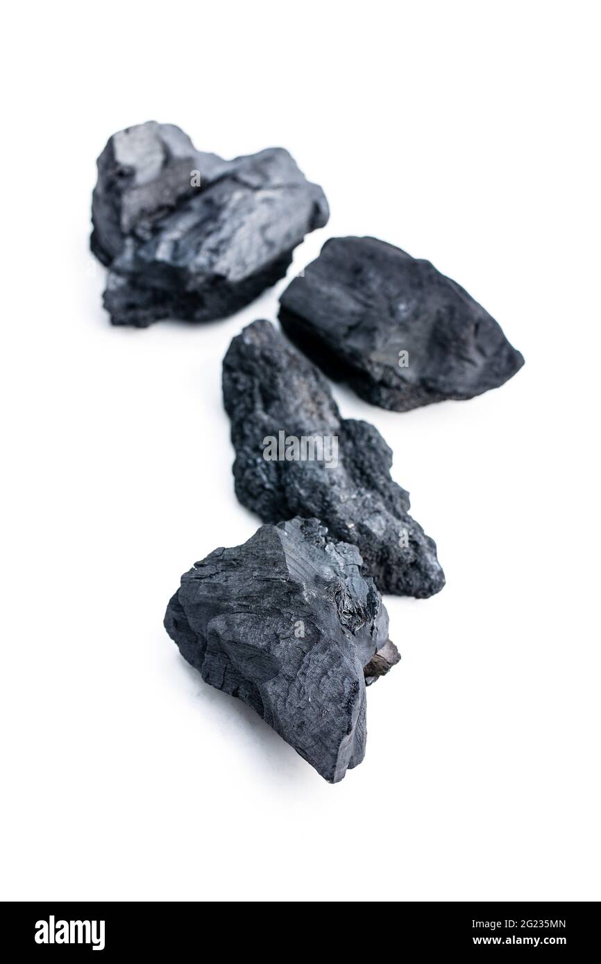 Le charbon de bois noir isolé sur fond blanc. Banque D'Images