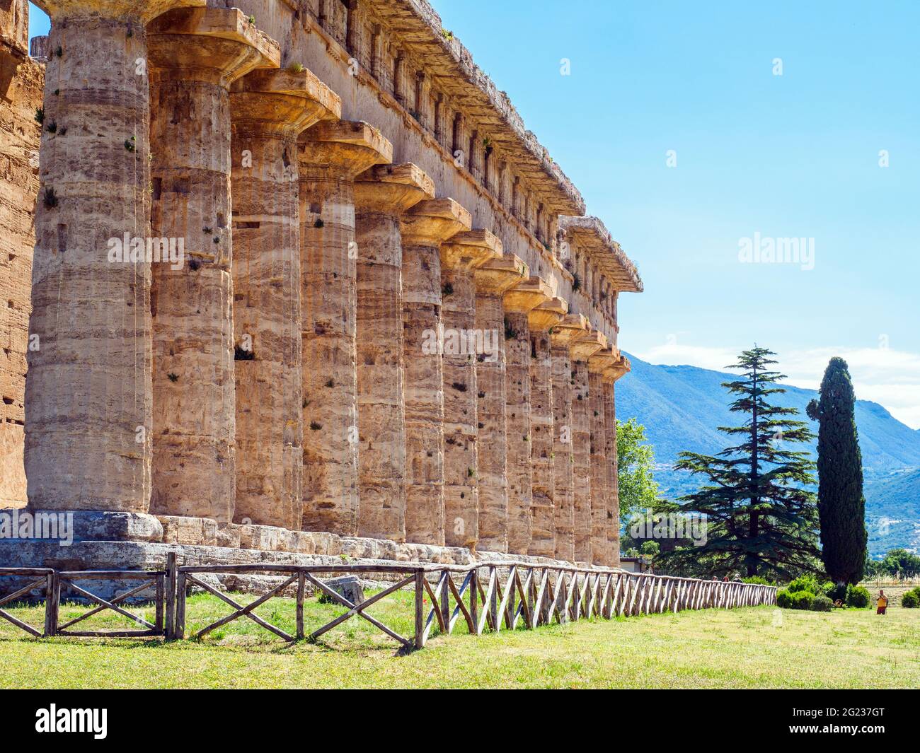 Le temple grec de style dorique de Neptune - zone archéologique de ​​Paestum - Salerne, Italie Banque D'Images