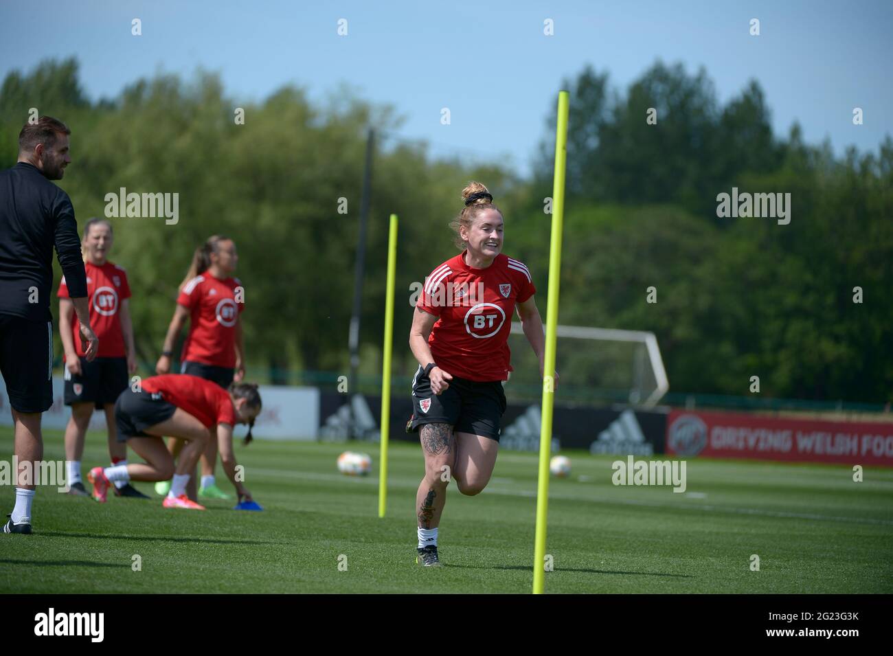 Wales Womens National Team Training, Cardiff, 8 juin 2021. L'équipe Wales Womens s'entraîne avant leur match contre l'Écosse. Crédit : Andrew Dowling/Alay Live News Banque D'Images