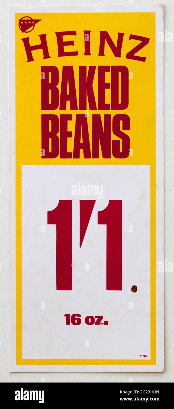 Étiquettes d'affichage de prix de la publicité des magasins des années 1970 - Heinz Baked Beans Banque D'Images