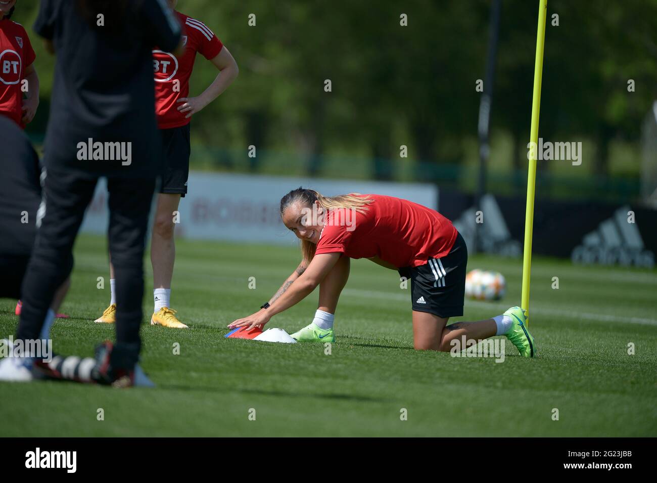 Wales Womens National Team Training, Cardiff, 8 juin 2021. L'équipe Wales Womens s'entraîne avant leur match contre l'Écosse. Crédit : Andrew Dowling/Alay Live News Banque D'Images