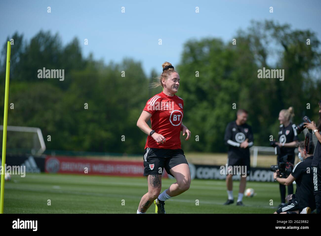 Wales Womens National Team Training, Cardiff, 8 juin 2021. L'équipe Wales Womens s'entraîne avant leur match contre l'Écosse. Crédit : Andrew Dowling/Alay Live News Banque D'Images