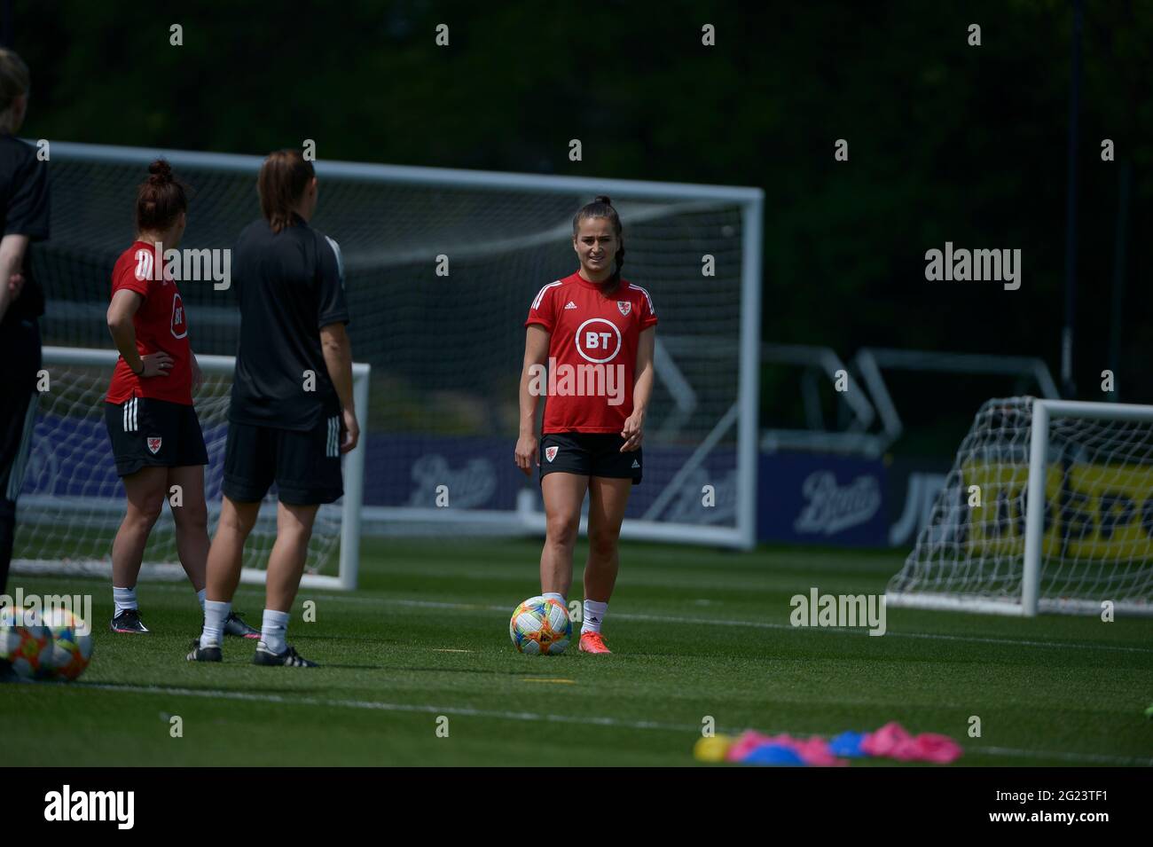 Wales Womens National Team Training, Cardiff, 8 juin 2021. L'équipe Wales Womens s'entraîne avant leur match contre l'Écosse. Crédit : Andrew Dowling/Alay Live News Banque D'Images