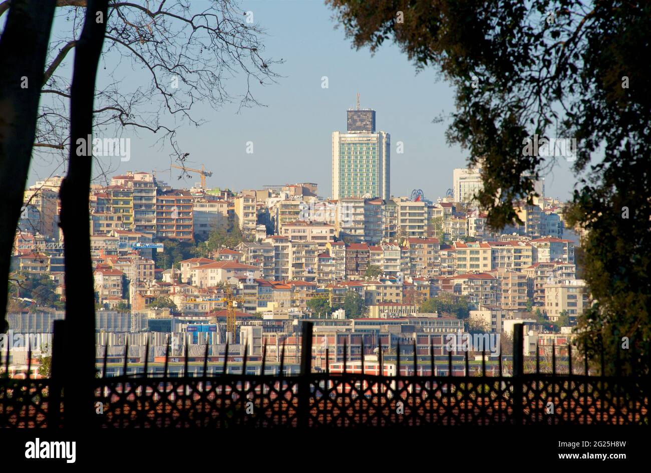 Vue sur la Corne d'Or depuis le parc Gulhane, Istanbul, Turquie Banque D'Images