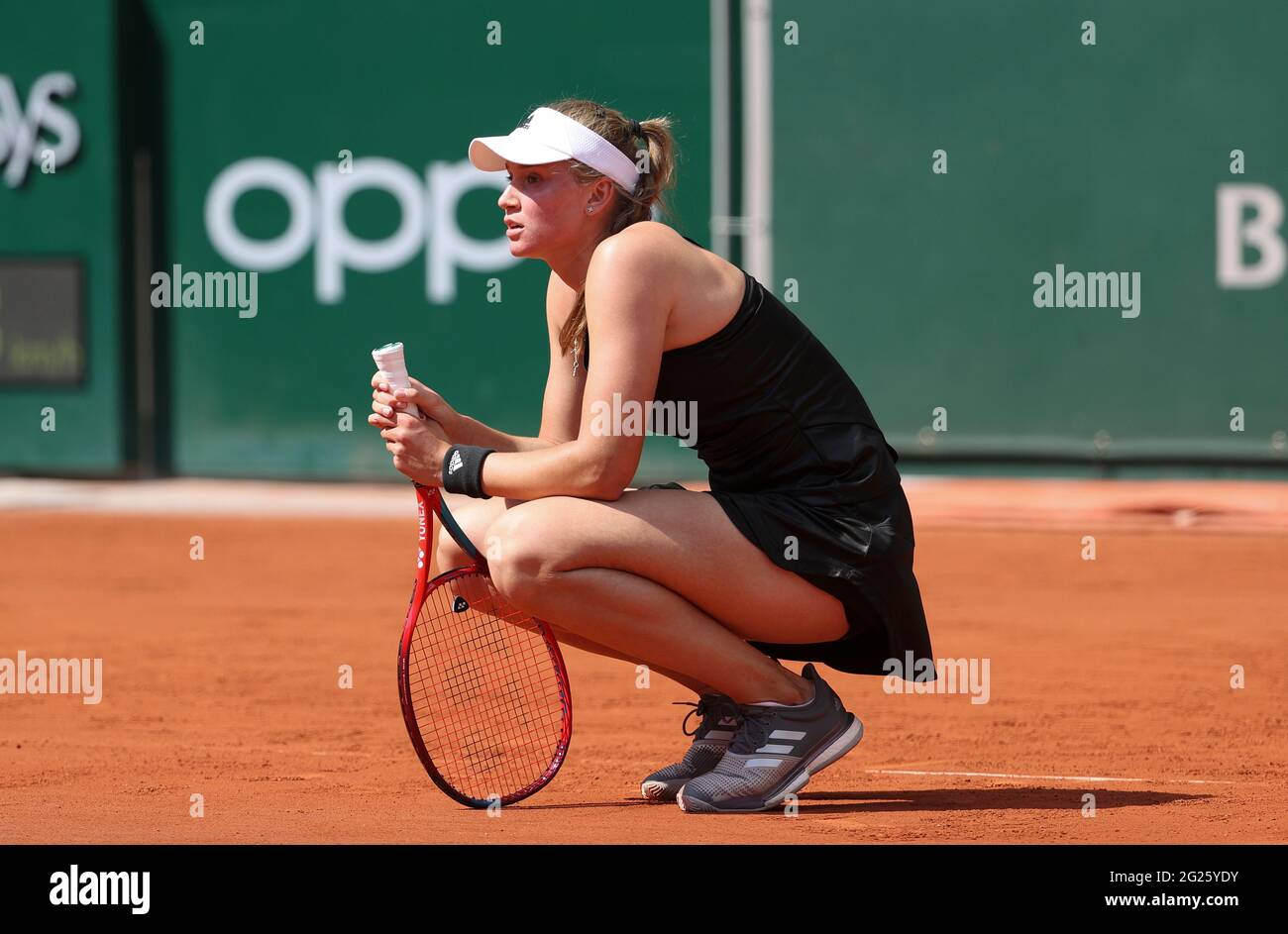 Paris, France, 8 juin 2021 Elena Rybakina du Kazakhstan au cours du 10 jour de l'Open de France 2021, Grand Chelem tournoi de tennis le 8 juin 2021 au stade Roland-Garros à Paris, France - photo Jean Catuffe / DPPI Banque D'Images
