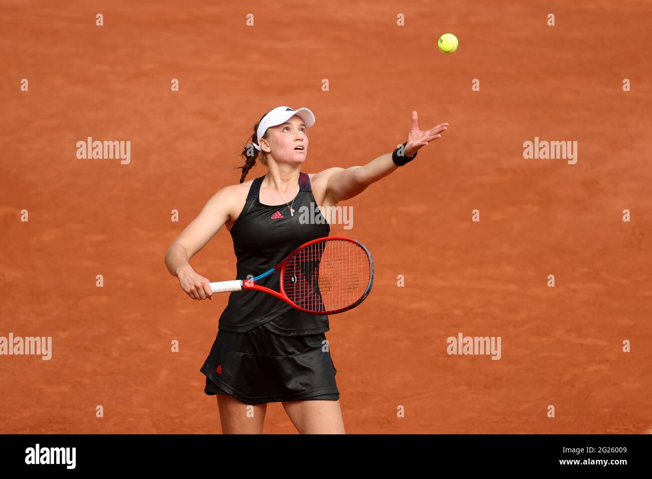 Paris, France, 8 juin 2021 Elena Rybakina du Kazakhstan au cours du 10 jour de l'Open de France 2021, Grand Chelem tournoi de tennis le 8 juin 2021 au stade Roland-Garros à Paris, France - photo Jean Catuffe / DPPI Banque D'Images