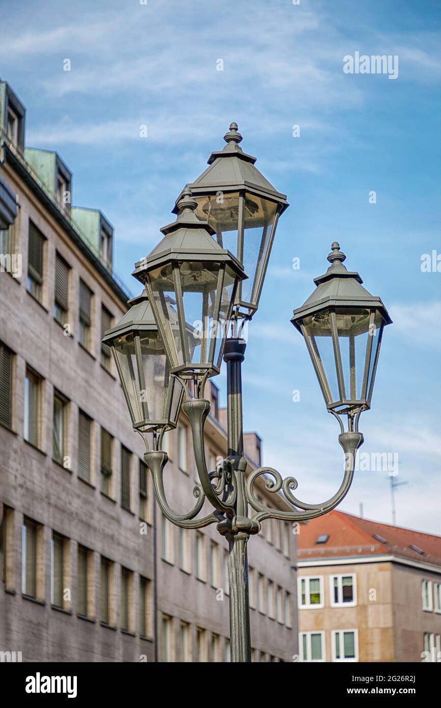 Détails de la ville de Nuremberg, lanterne dans la rue Banque D'Images