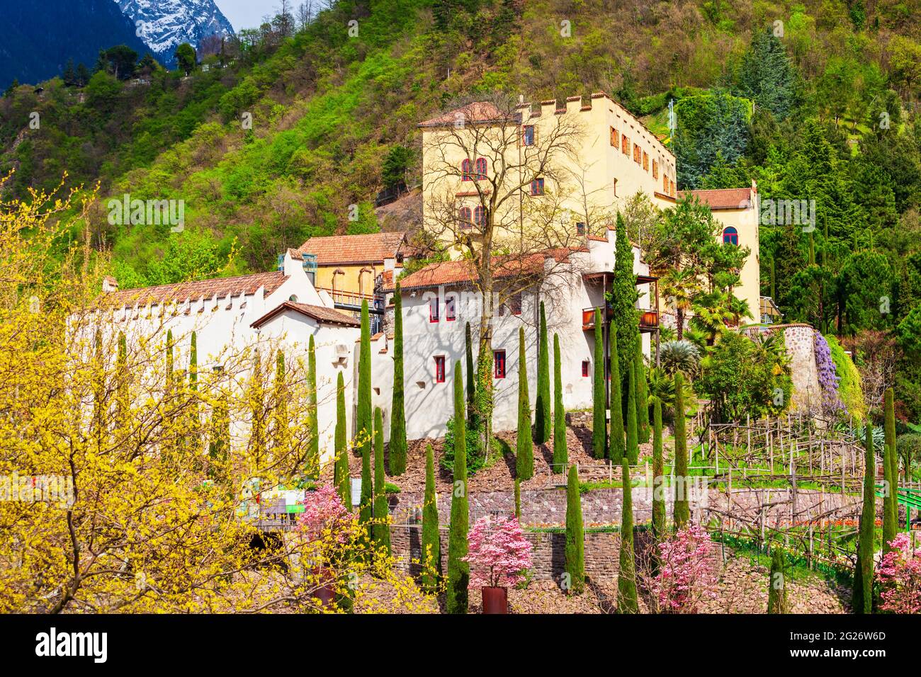 Les jardins du château de Trauttmansdorff sont des jardins botaniques situés dans la ville de Merano, dans le nord de l'Italie Banque D'Images