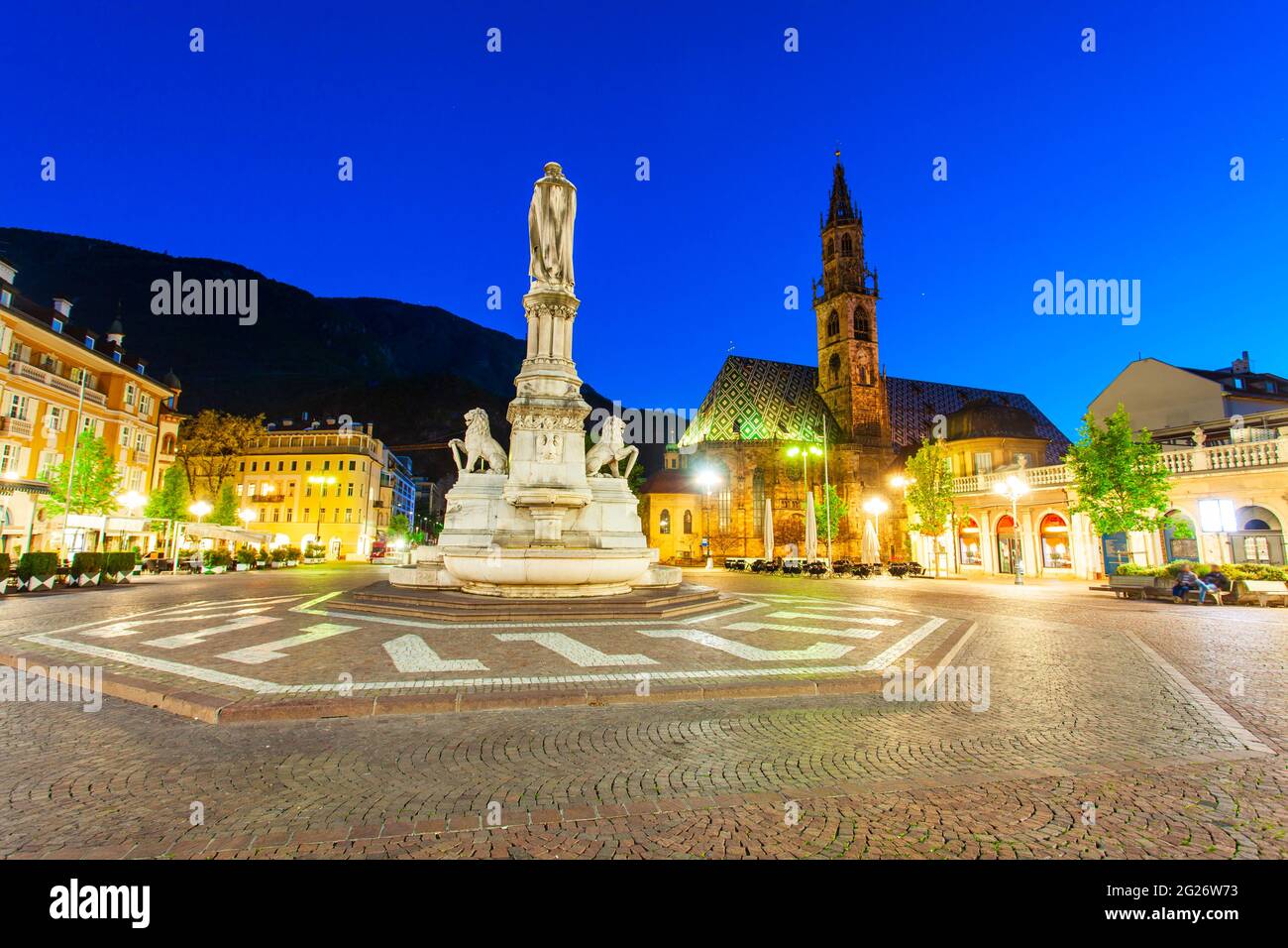 Waltherplatz ou Piazza Walther von der Vogelweide est la place principale de la ville de Bolzano, dans le Tyrol du Sud, Italie Banque D'Images