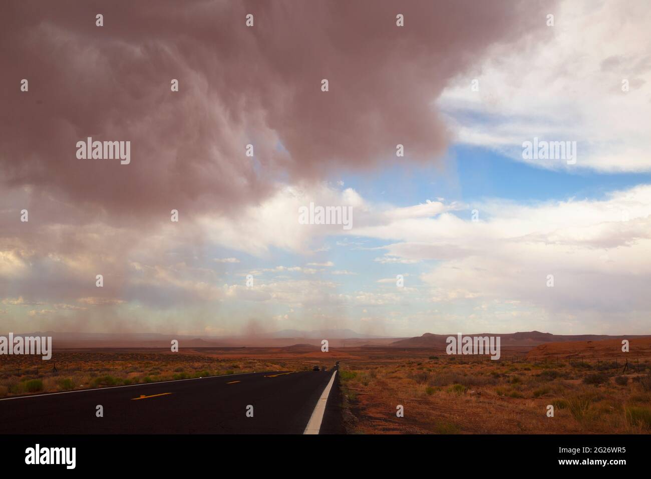 Tempête de sable et nuages de pluie dans le désert de l'Arizona Banque D'Images