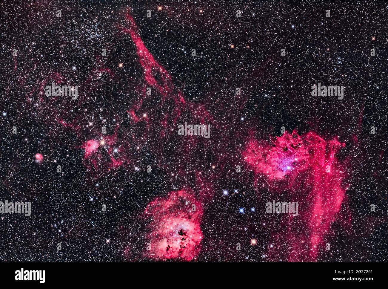 Messier 38 et la nébuleuse étoile à Auriga. Banque D'Images
