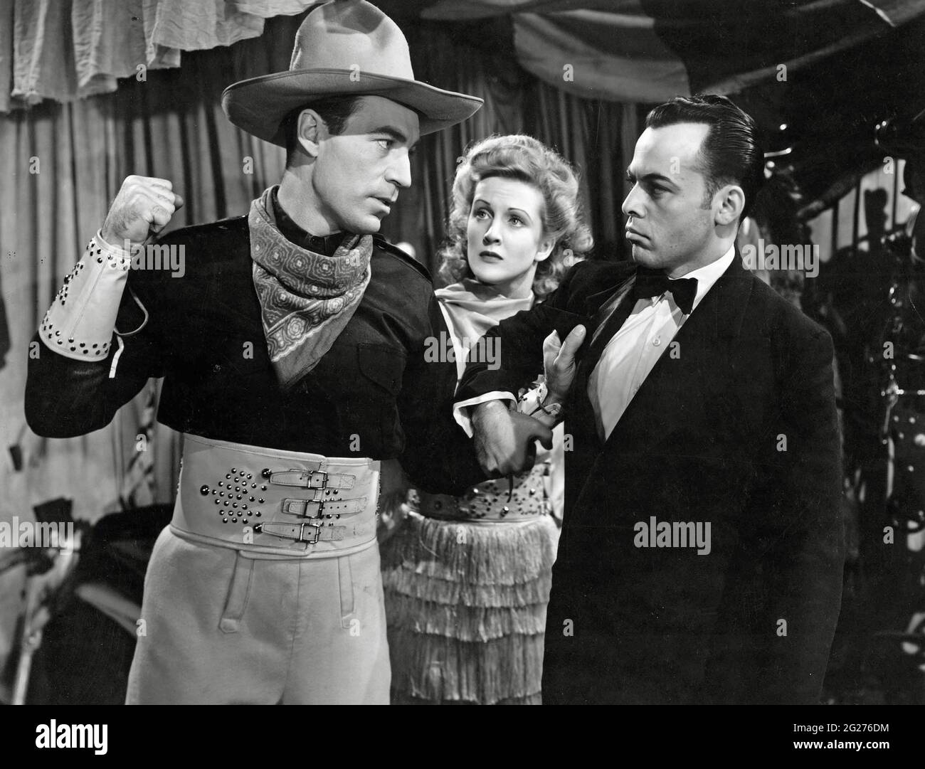 Herbert LOM, Anne Crawford, 'Darktower' (1943) Warner Bros. / référence du dossier # 34145-124THA Banque D'Images