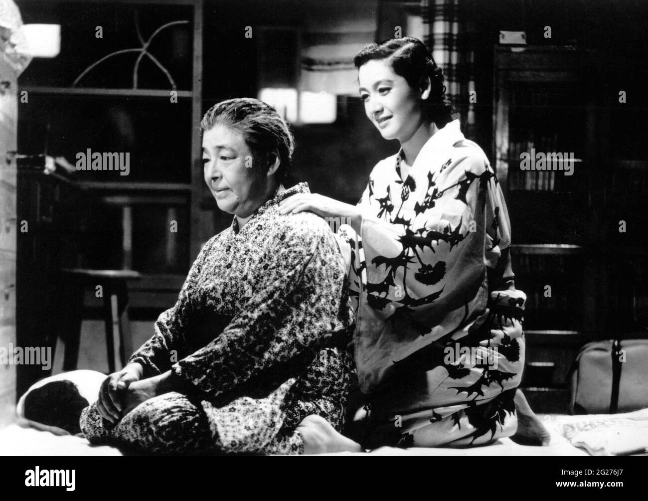 Setsuko Hara, Chieko Higashiyama, « Tokyo Story » (1953) Shochiku / référence du dossier # 34145-171THA Banque D'Images