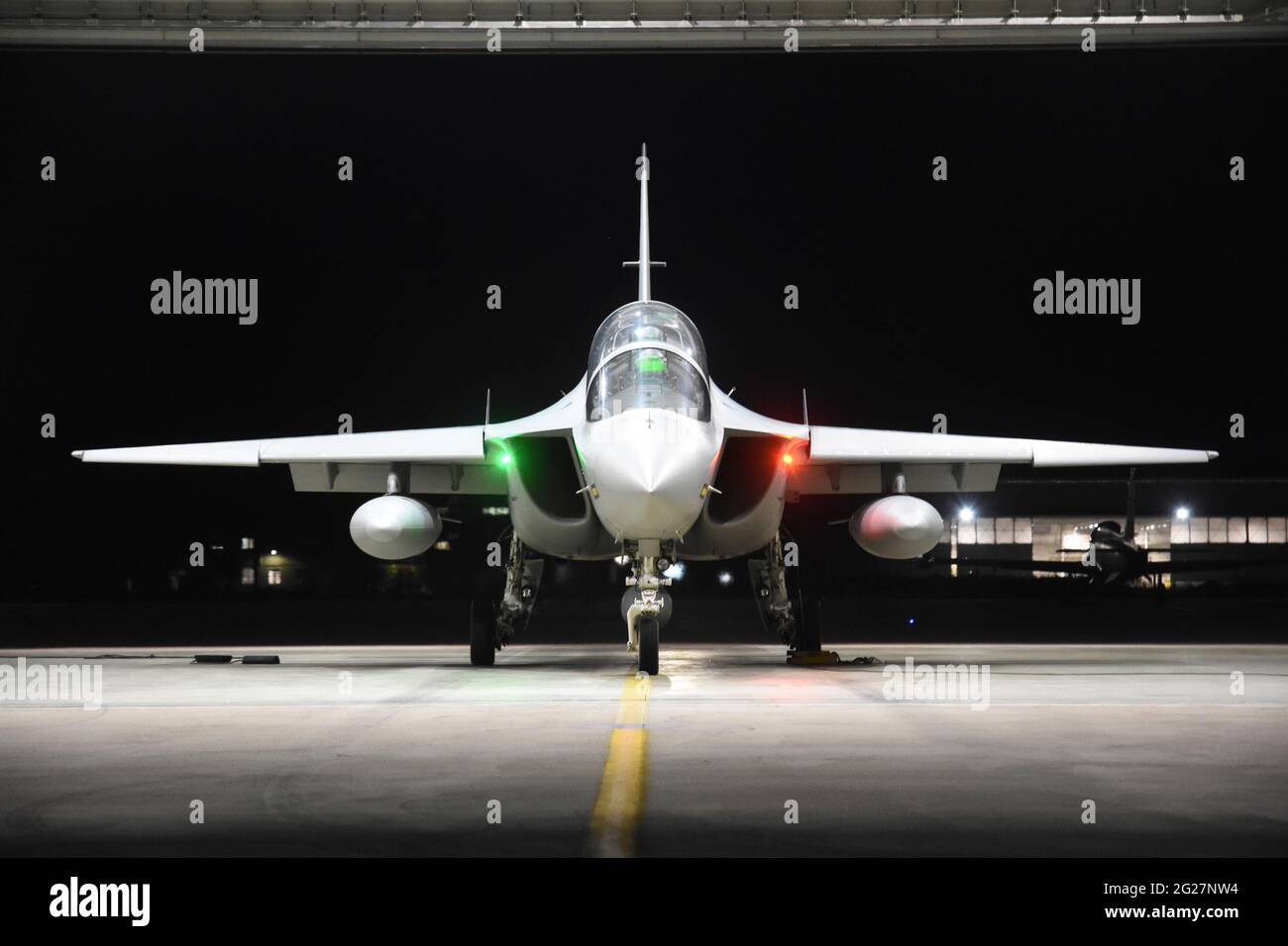 L'armée de l'air italienne T-346A est prête pour une mission de nuit. Banque D'Images