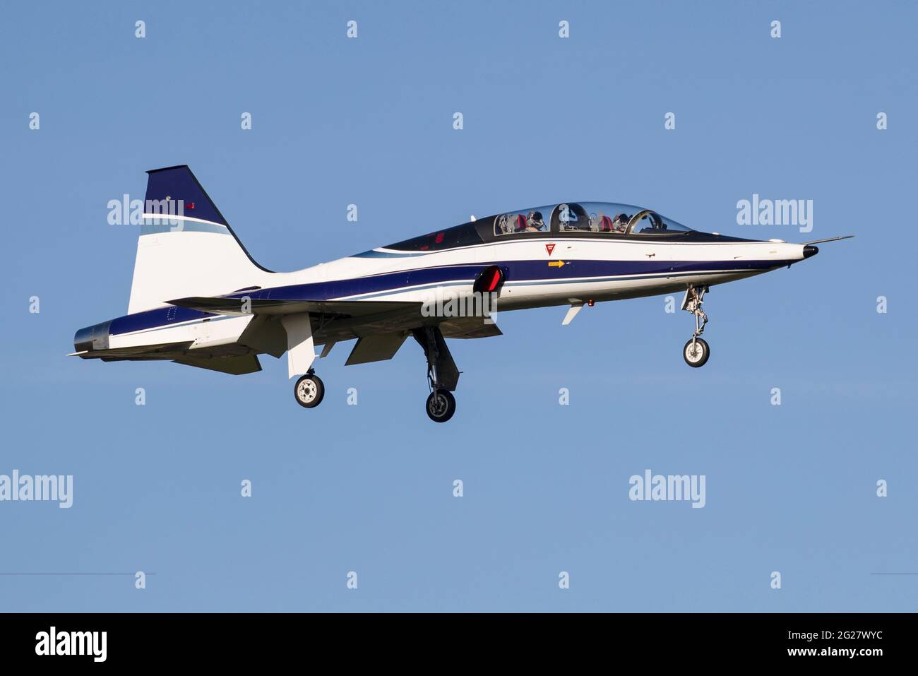 Un T-38 talon sur l'approche finale de Boeing Field, Seattle, Washington. Banque D'Images