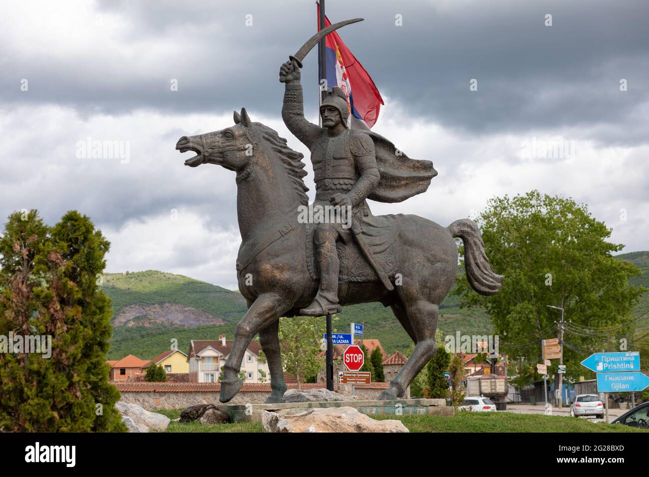 Miloš Obilić légendaire chevalier serbe XIV, statue à cheval à Gracanica, près de Pristina, Kosovo, Serbie Banque D'Images