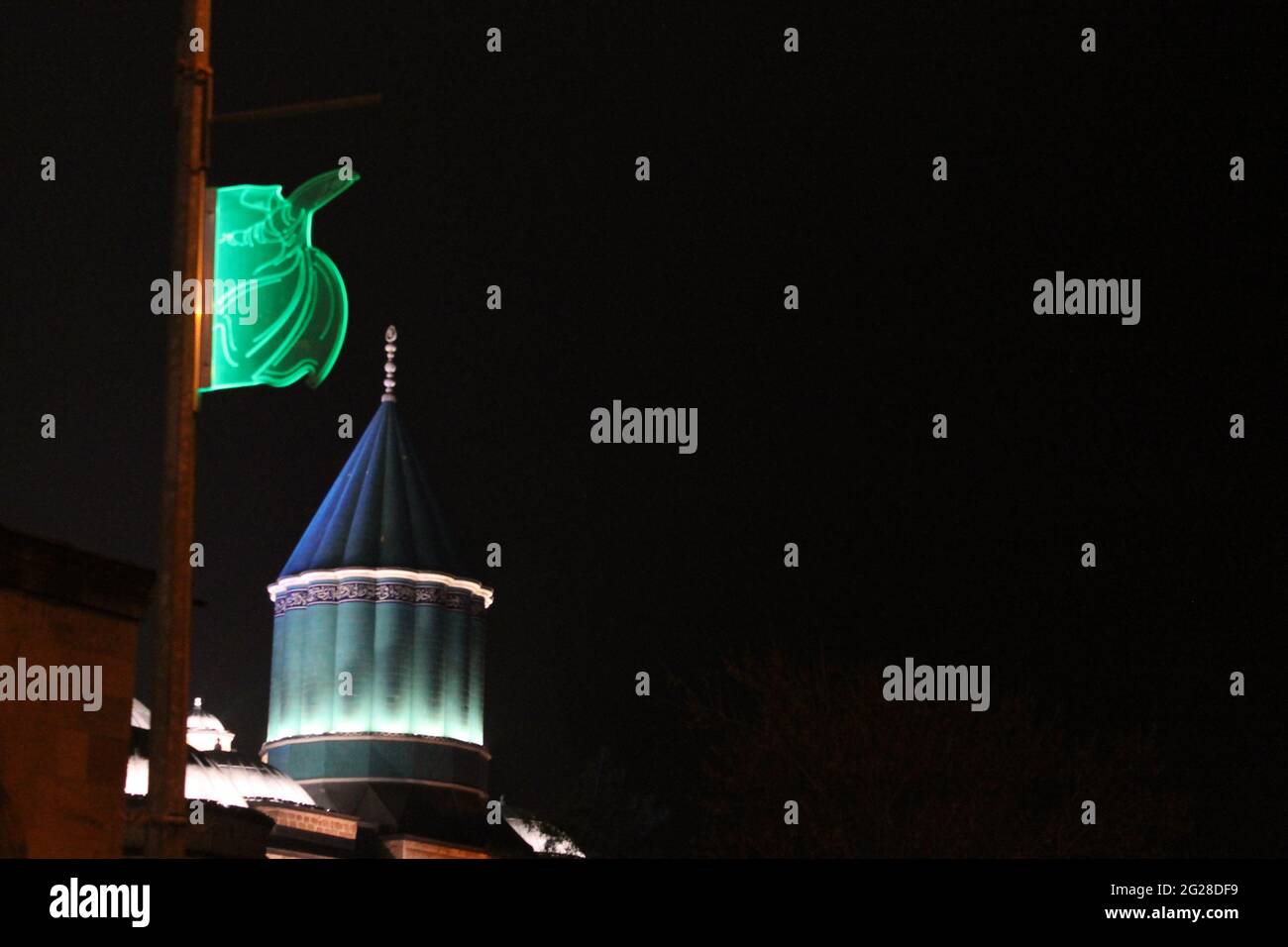 Vue de nuit sur le Tombeau de Konya Mevlana Banque D'Images