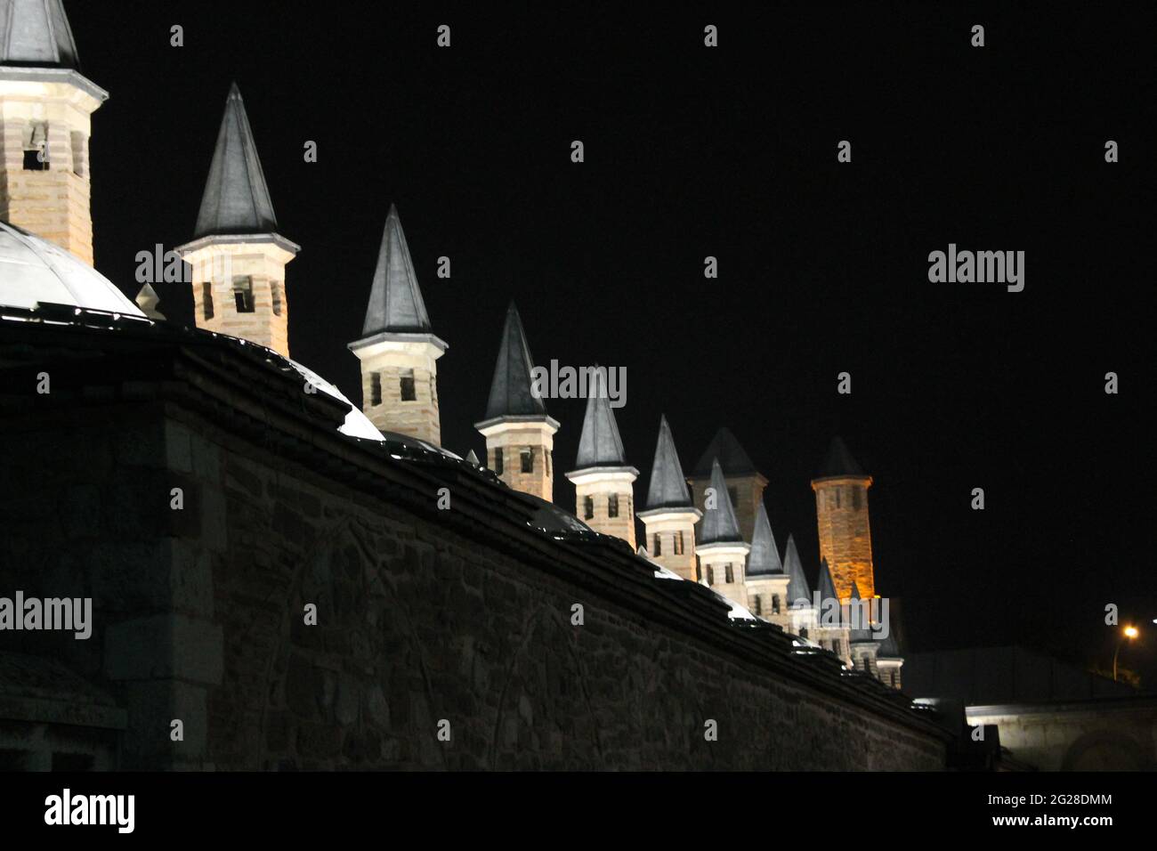 Vue de nuit sur le Tombeau de Konya Mevlana Banque D'Images