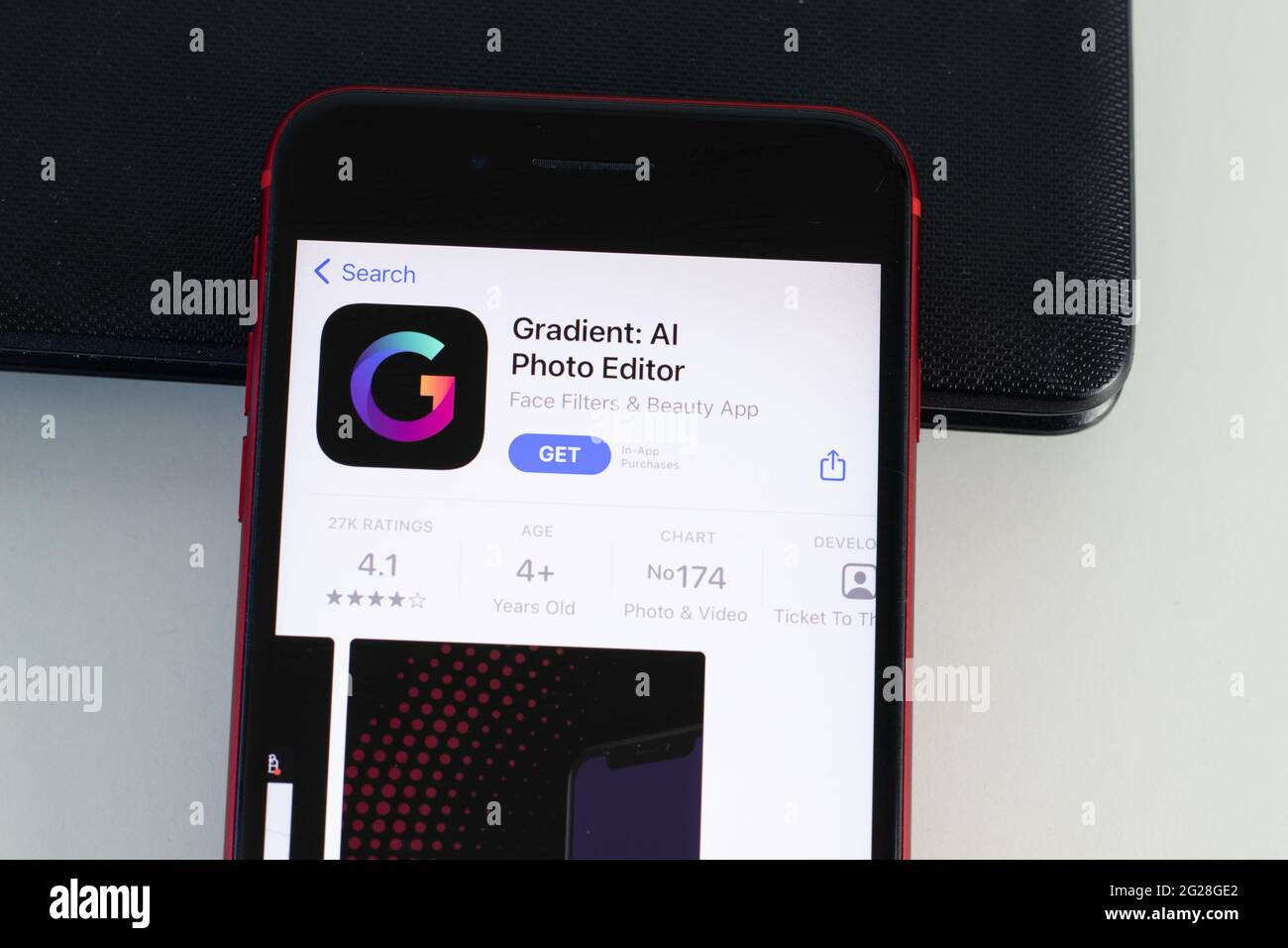 New York, Etats-Unis - 1er juin 2021 : gradient : logo de l'application mobile ai photo Editor sur l'écran du téléphone, icône en gros plan, Editorial Banque D'Images