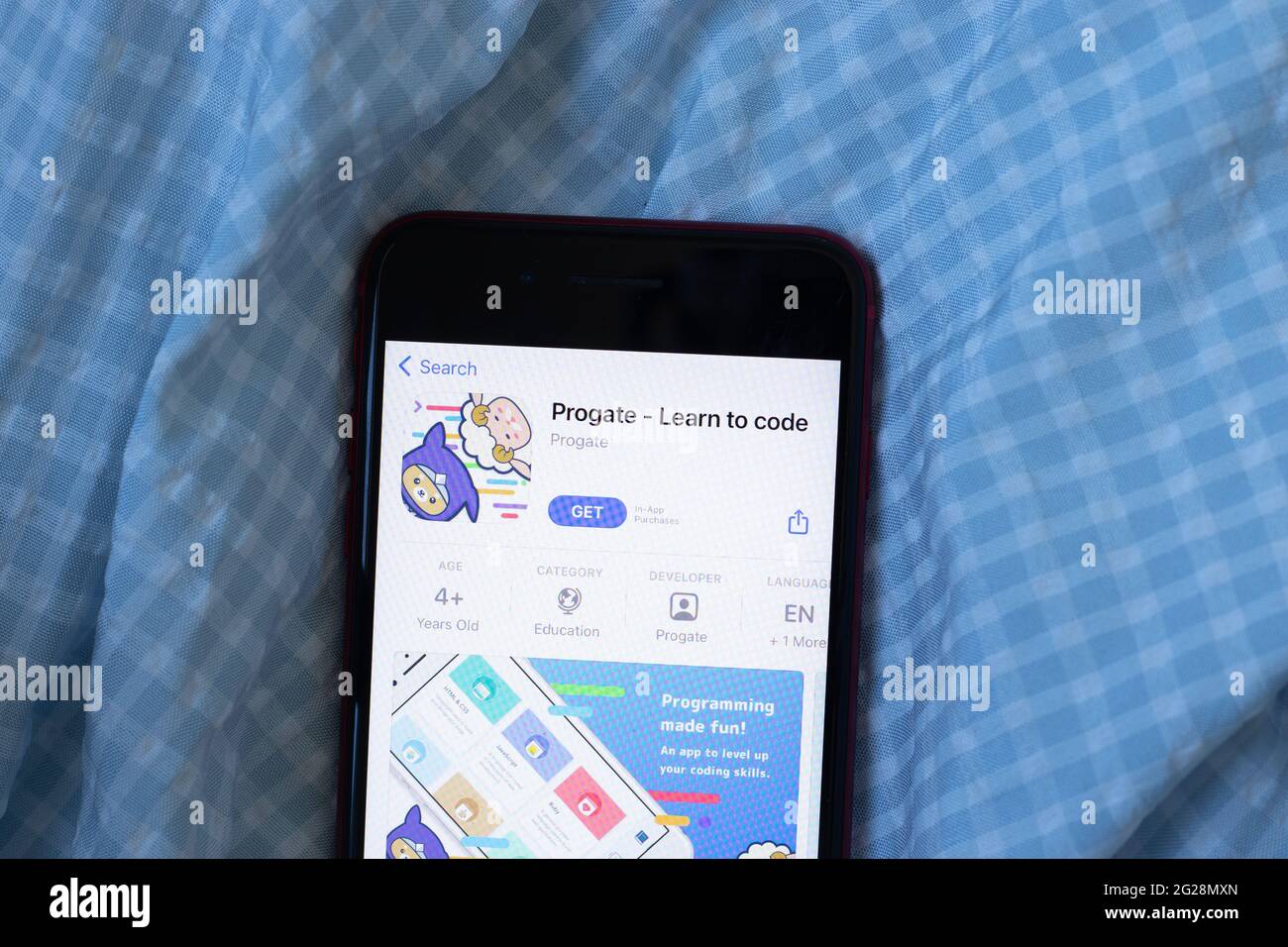 New York, Etats-Unis - 1er juin 2021 : Progate - apprendre à coder le logo de l'application mobile sur l'écran du téléphone, icône en gros plan, Editorial Banque D'Images