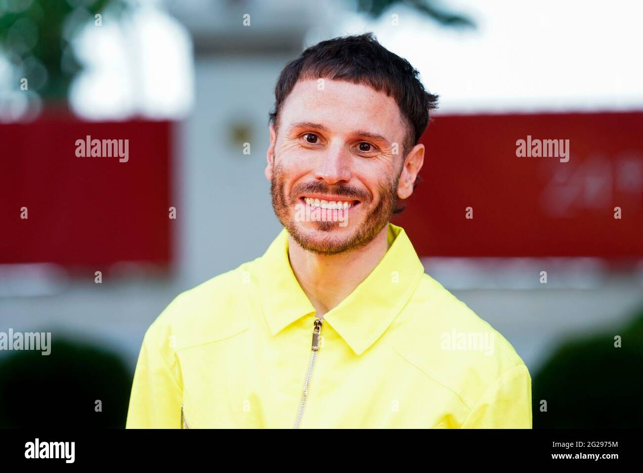 L'acteur Ruben Ochandiano assiste au photocall et au tapis rouge du Festival de Malaga 2021 au Gran Hotel Miramar, à Malaga. Banque D'Images