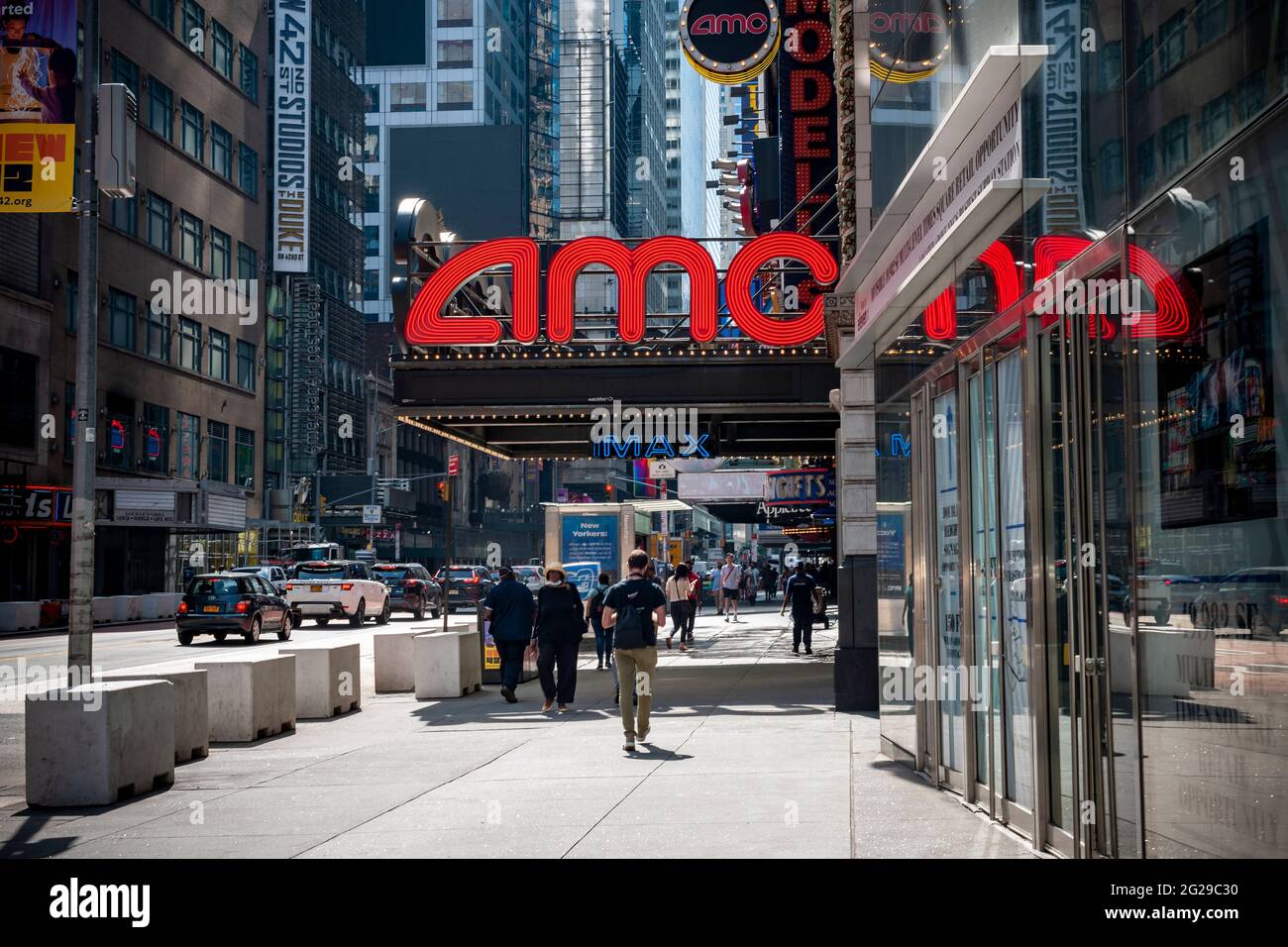 New York, États-Unis. 09e juin 2021. Les cinémas AMC Empire 25 à Times Square, à New York, le mercredi 9 juin 2021. (Âphoto de Richard B. Levine) crédit: SIPA USA/Alay Live News Banque D'Images