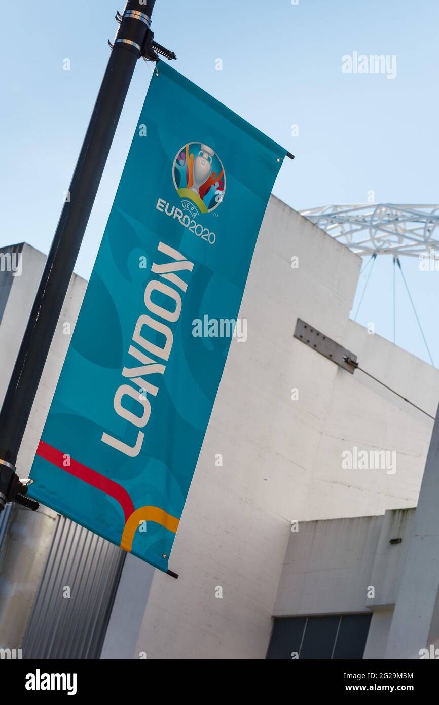 Stade Wembley, Wembley Park, Royaume-Uni. 9 juin 2021. 'EURO 2020 Londres' signe autour de Wembley avant le Championnat d'Europe de football de l'UEFA. Reporté d'un an alors que la pandémie de coronavirus a frappé le monde en 2020, le tournoi commence le 11 juin 2021, le stade Wembley accueillant son premier match, Angleterre contre Croatie, le 13 juin 2021. Amanda Rose/Alamy Live News Banque D'Images