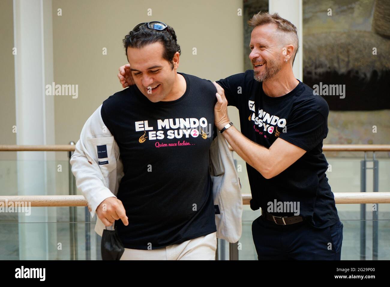 L'acteur Alfonso Sanchez (l) et Alberto Lopez (r) assistent à la conférence de presse et à la présentation de 'El Mundo es suyo 2' pendant le Festival de Malaga 2021. (Photo de Francis Gonzalez / SOPA Images / Sipa USA) Banque D'Images