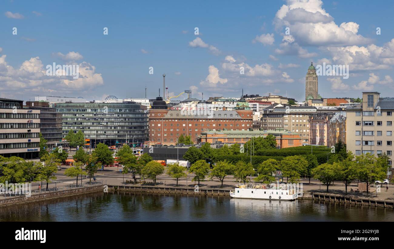 Quartier de Kallio points de repère à Helsinki : maison en cercle, maison en triangle et église de Kallio Banque D'Images