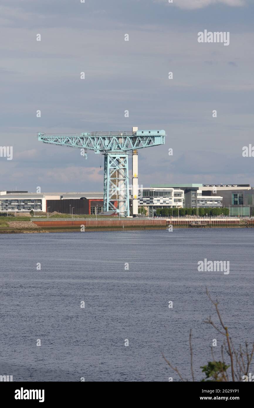 Titan Clydebank, plus connu sous le nom de Titan Crane, est une grue en porte-à-faux de 150 pieds de haut (46 m) à Clydebank, West Dunbartonshire, en Écosse. Banque D'Images