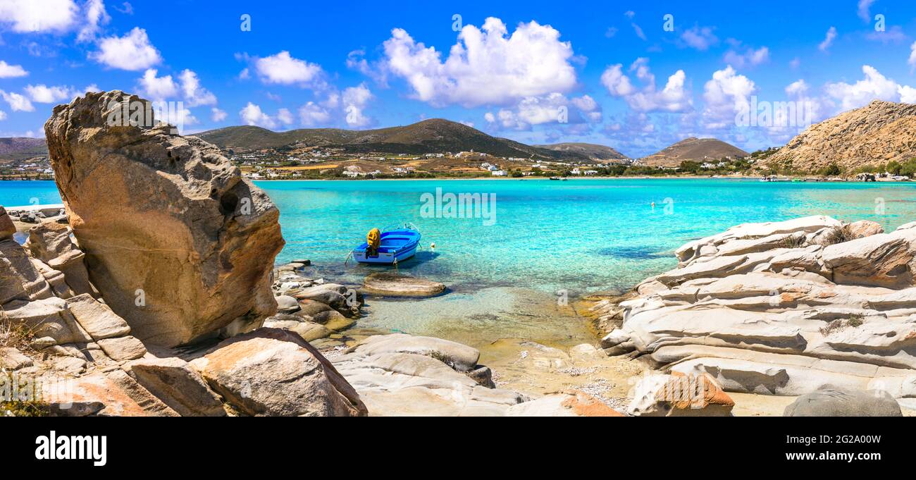 Grèce mer et les meilleures plages. Île de Paros. Cyclades. Kolymbithres - célèbre et belle plage dans la baie de Naoussa Banque D'Images