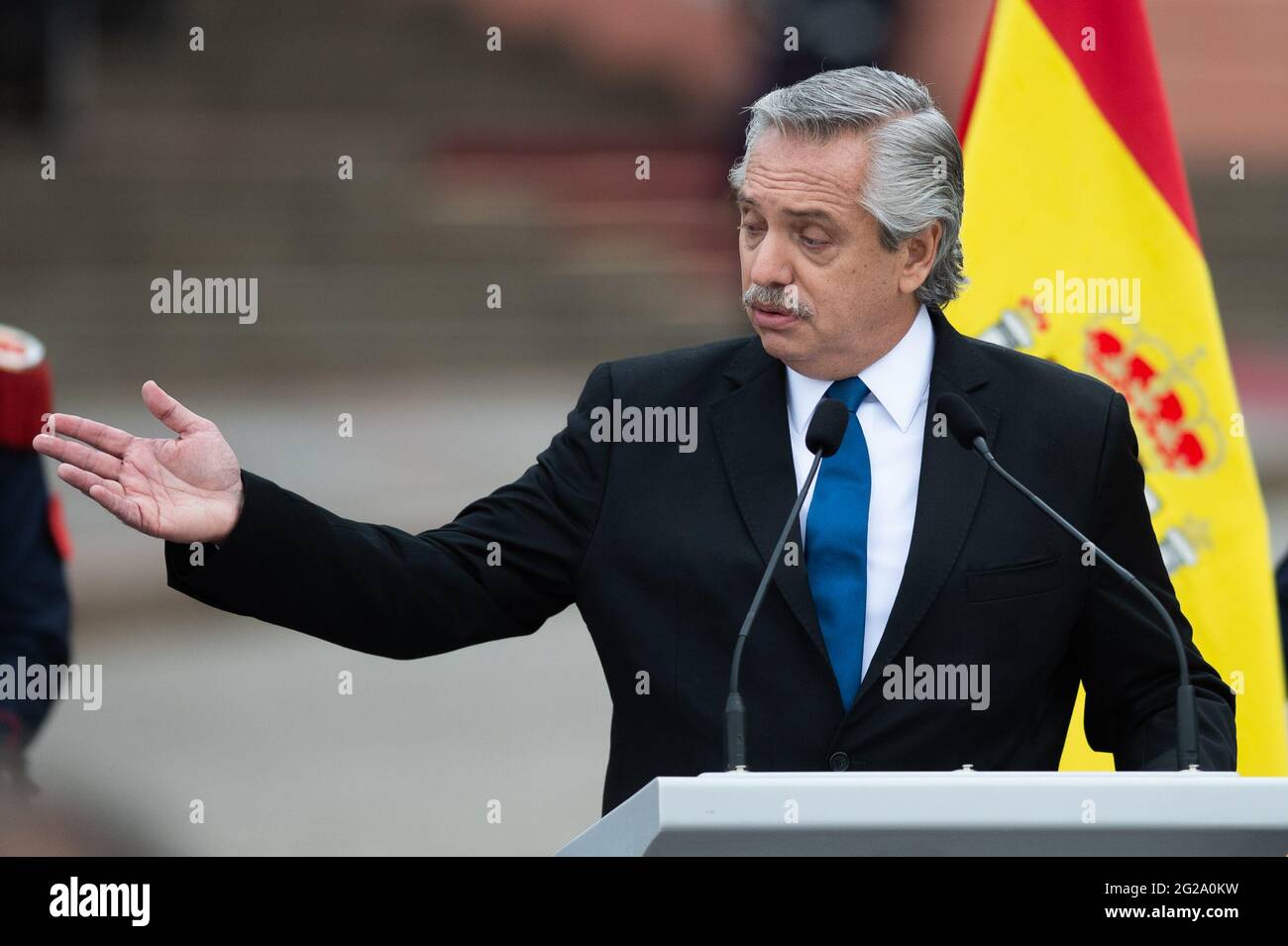 Buenos Aires, Argentine. 09e juin 2021. Le président argentin Alberto Fernandez prend la parole lors d'une conférence de presse. Il a reçu ce mercredi le Président de l'Espagne, Pedro Sánchez, à la Maison du Gouvernement argentin. Après une longue réunion, ils ont tenu une conférence de presse à l'extérieur de la Casa Rosada. (Photo de Manuel Cortina/SOPA Images/Sipa USA) crédit: SIPA USA/Alay Live News Banque D'Images