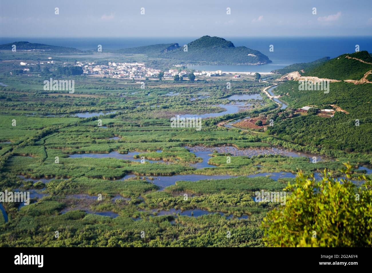 Vue aérienne des zones humides dans le territoire de Parga, Grèce Banque D'Images