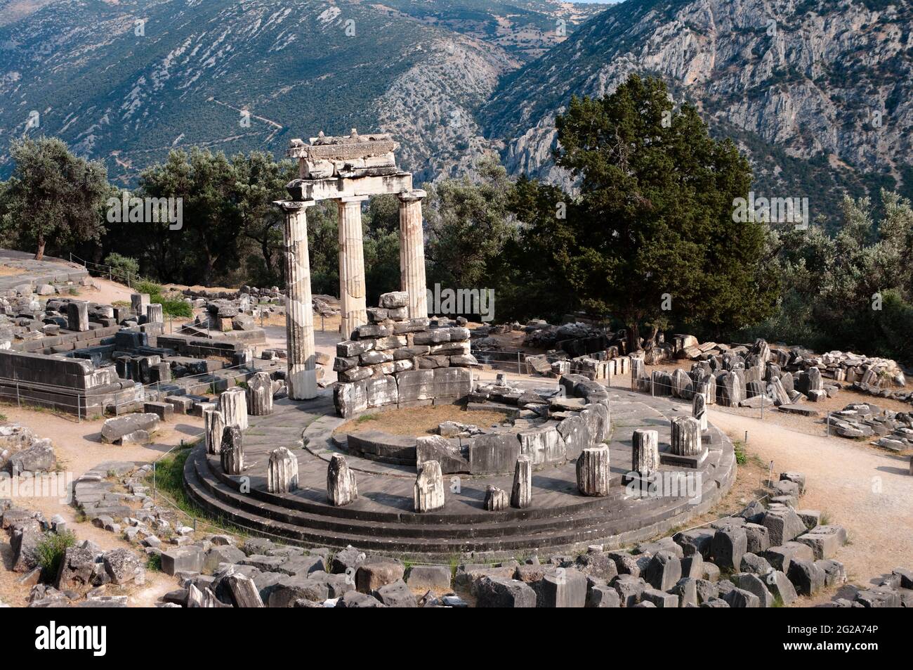 Temple circulaire (tholos) du Sanctuaire Athena Pronaia à Delphes oracle, Grèce Banque D'Images