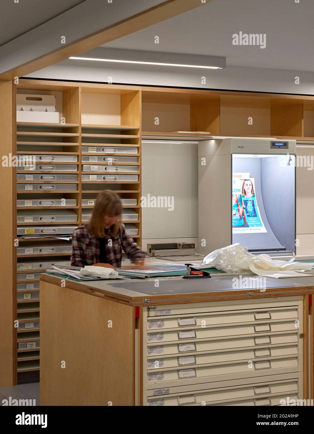 Production. Bureaux de PAN Macmillan, Londres, Royaume-Uni. Architecte: Studio soigné, 2019. Banque D'Images