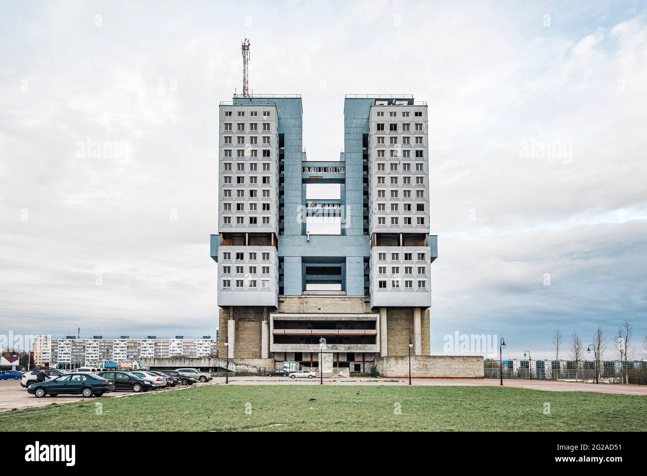 Maison des Soviets à Kaliningrad, un bâtiment abandonné dans le style architectural du modernisme soviétique Banque D'Images